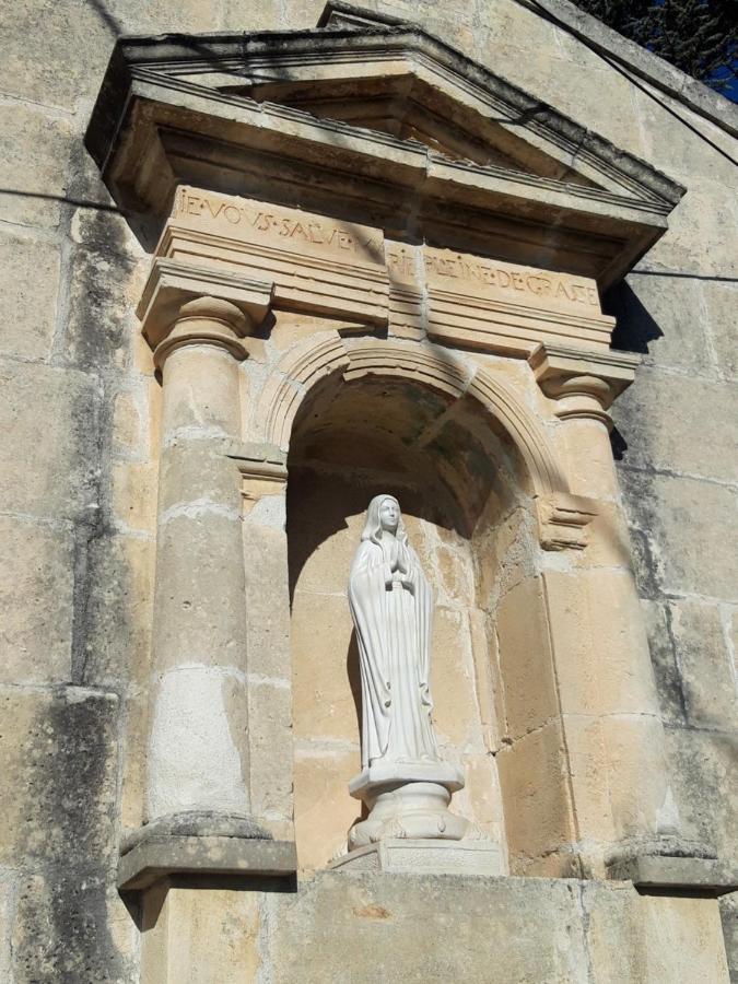 Mas De La Chapelle Sainte-Elisabeth Villa Tarascon Exteriör bild