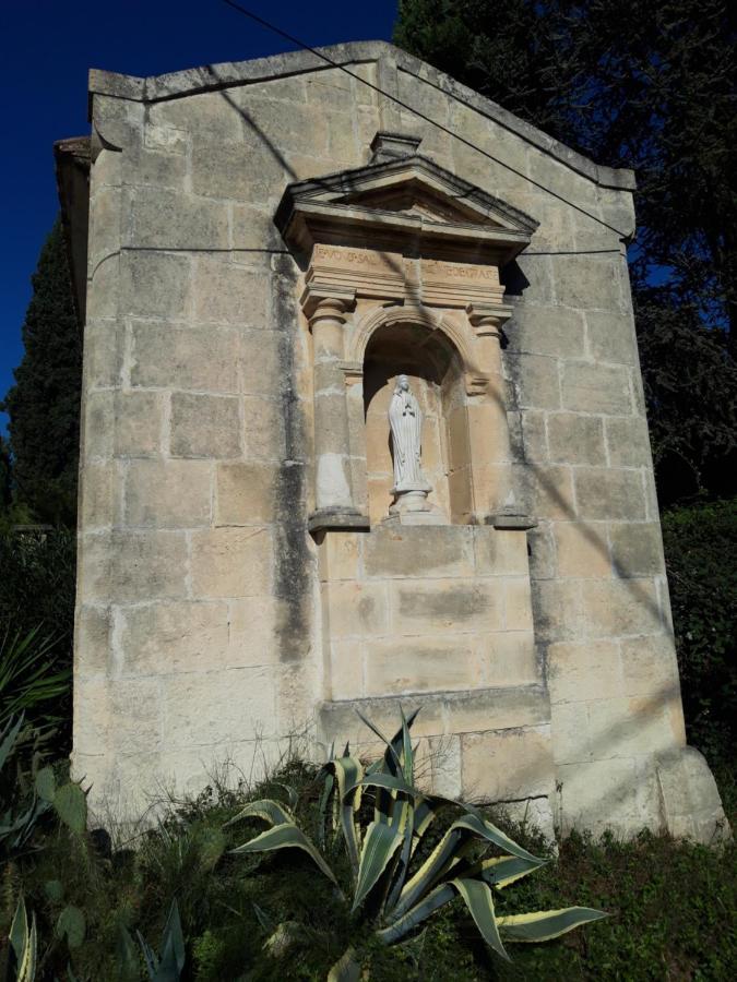 Mas De La Chapelle Sainte-Elisabeth Villa Tarascon Exteriör bild