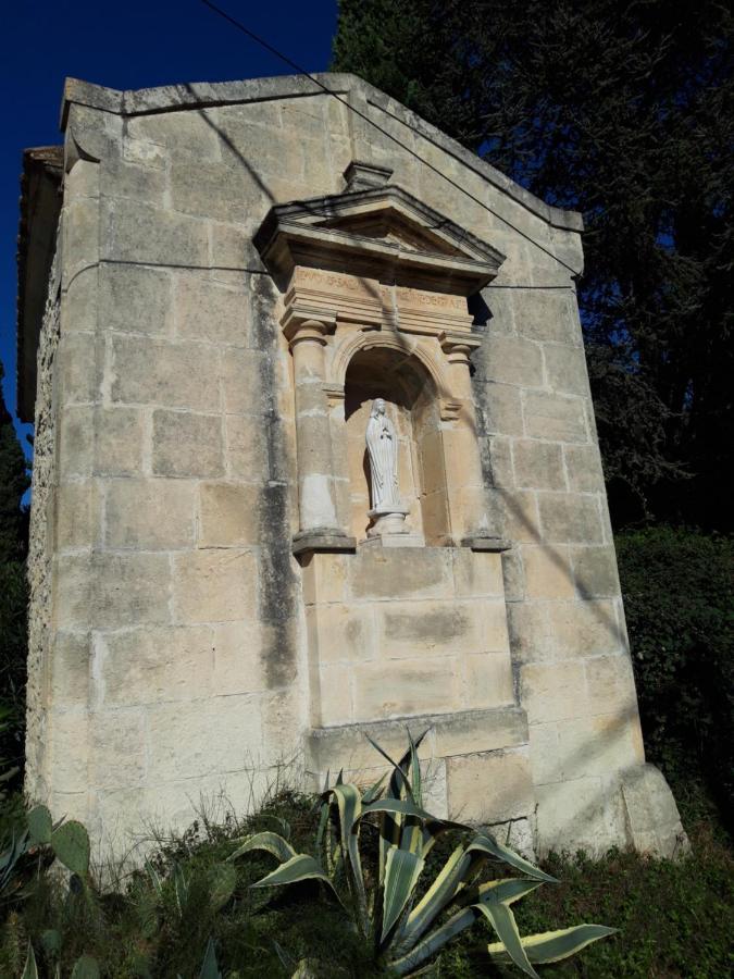 Mas De La Chapelle Sainte-Elisabeth Villa Tarascon Exteriör bild