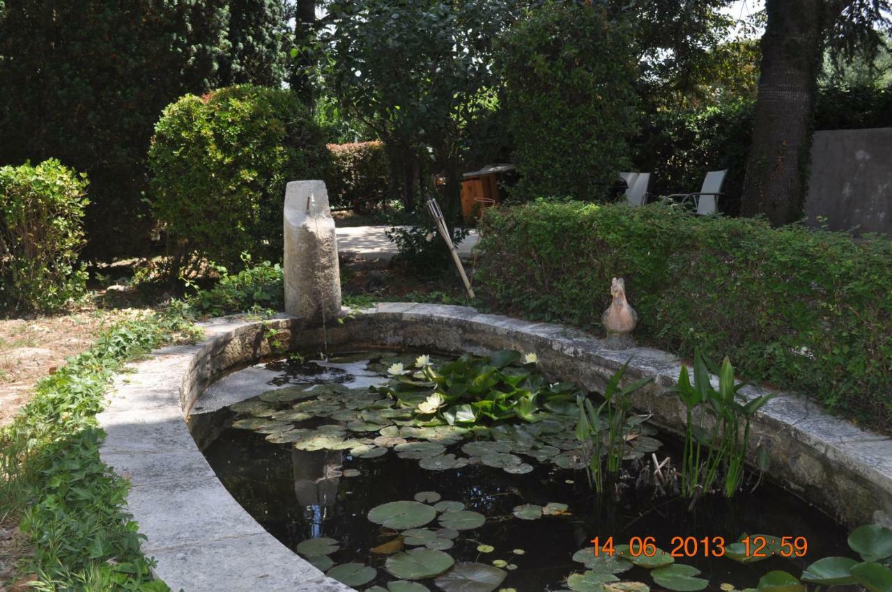 Mas De La Chapelle Sainte-Elisabeth Villa Tarascon Exteriör bild