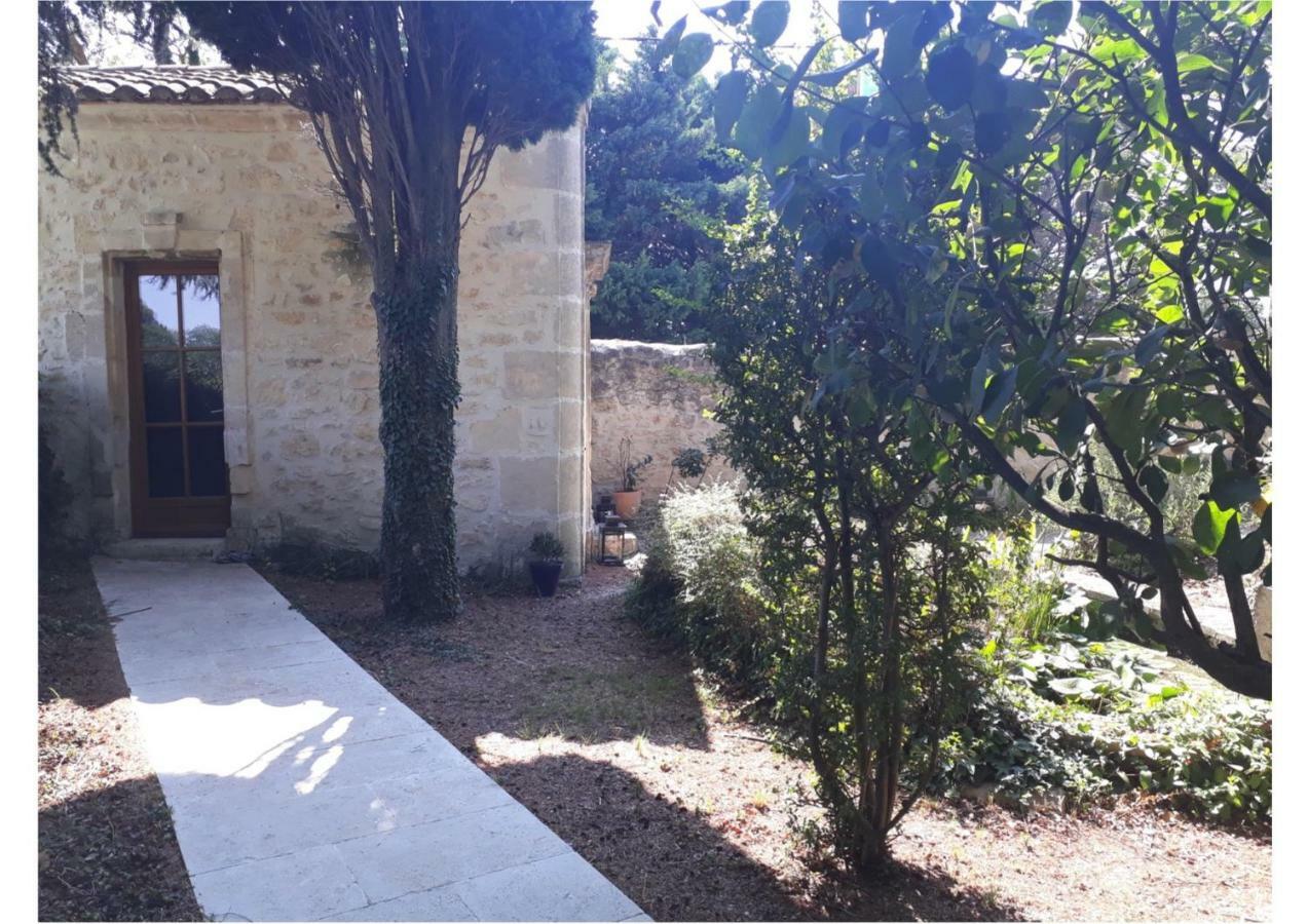 Mas De La Chapelle Sainte-Elisabeth Villa Tarascon Exteriör bild
